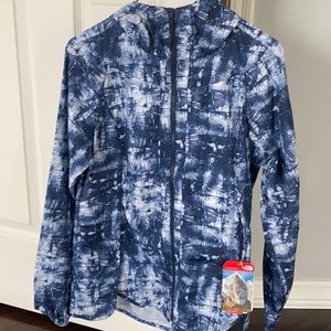 NWT Women’s North Face  Flyweight jacket